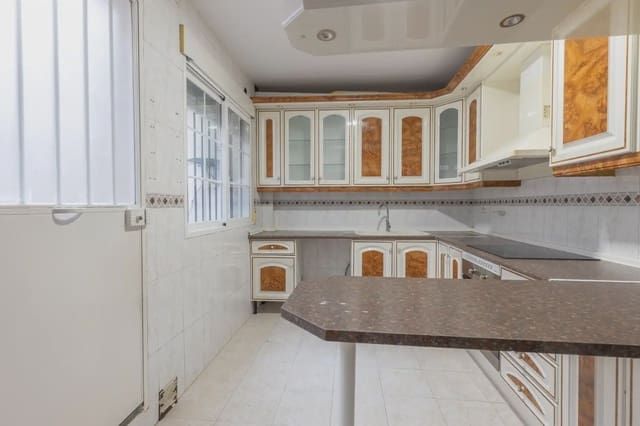 Huis te koop in Maracena met garage - € 279.900 (Ref: 9837450)