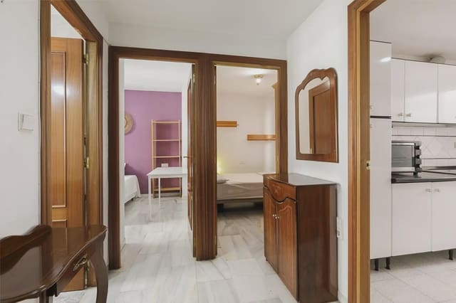 2 soveværelse Lejlighed til salg i Camino de Ronda - Rosaleda, Granada by - € 225.000 (Ref: 9837451)