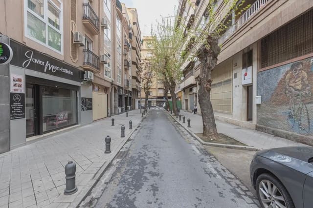 Garage for sale in Figares, Granada city - € 30,000 (Ref: 9837452)