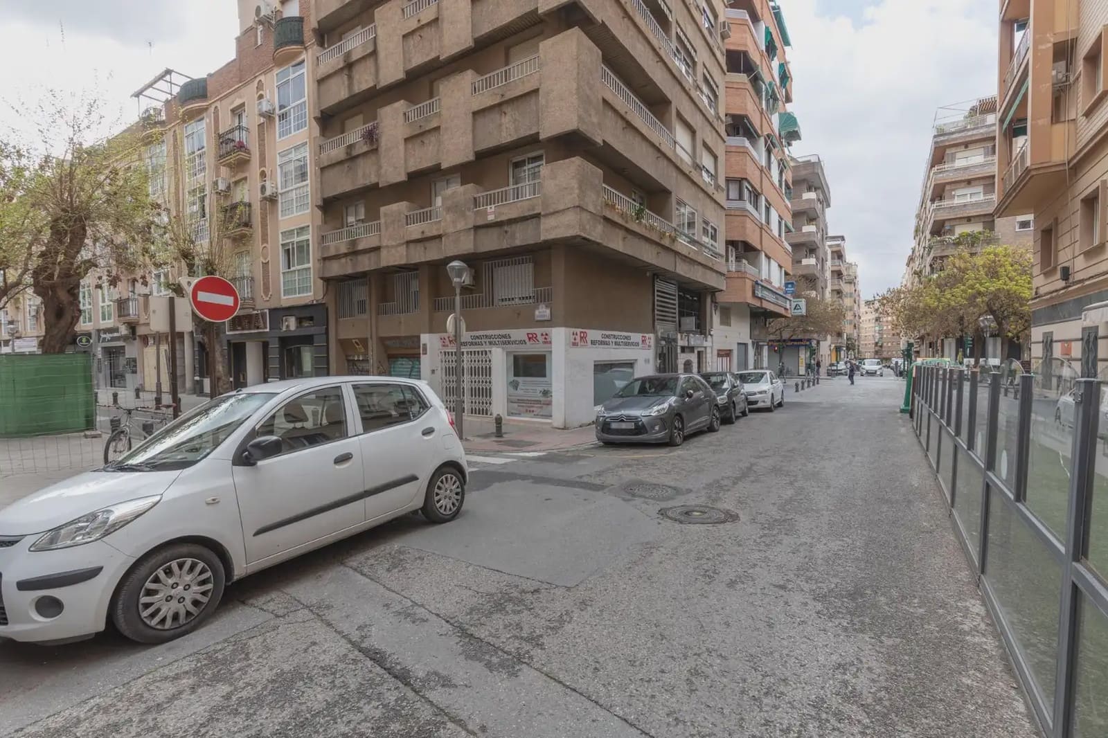 Garage for sale in Granada city - € 30,000 (Ref: 9837452)