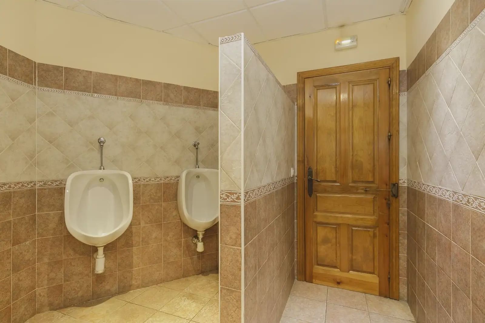 Hotel til salg i Guejar Sierra - € 2.300.000 (Ref: 9837453)