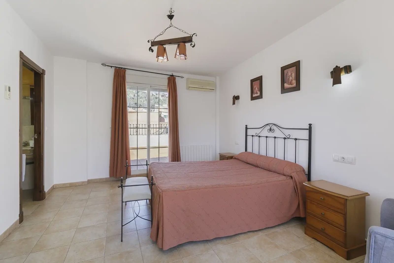 Hotel til salg i Guejar Sierra - € 2.300.000 (Ref: 9837453)