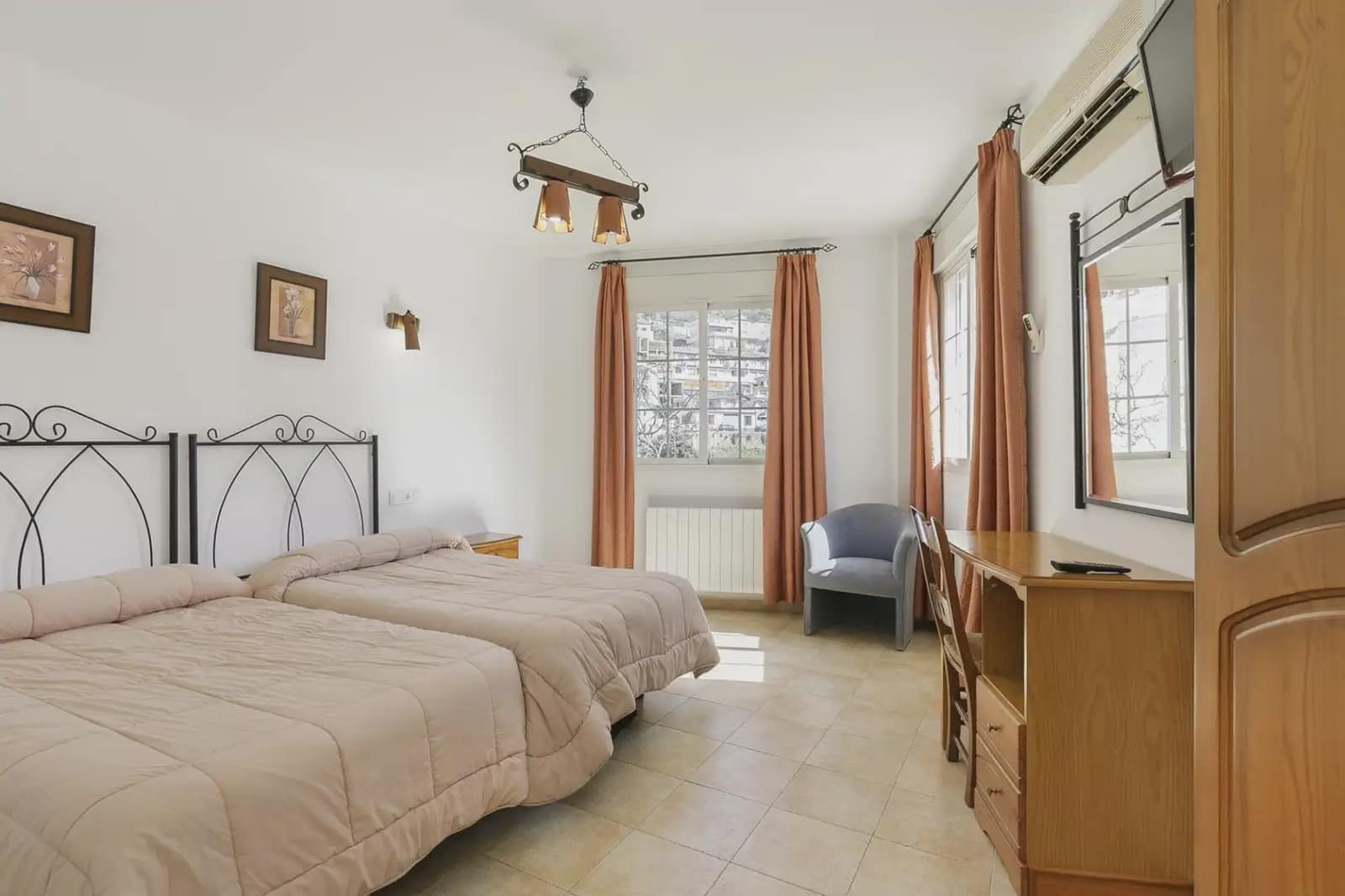 Hotel til salg i Guejar Sierra - € 2.300.000 (Ref: 9837453)