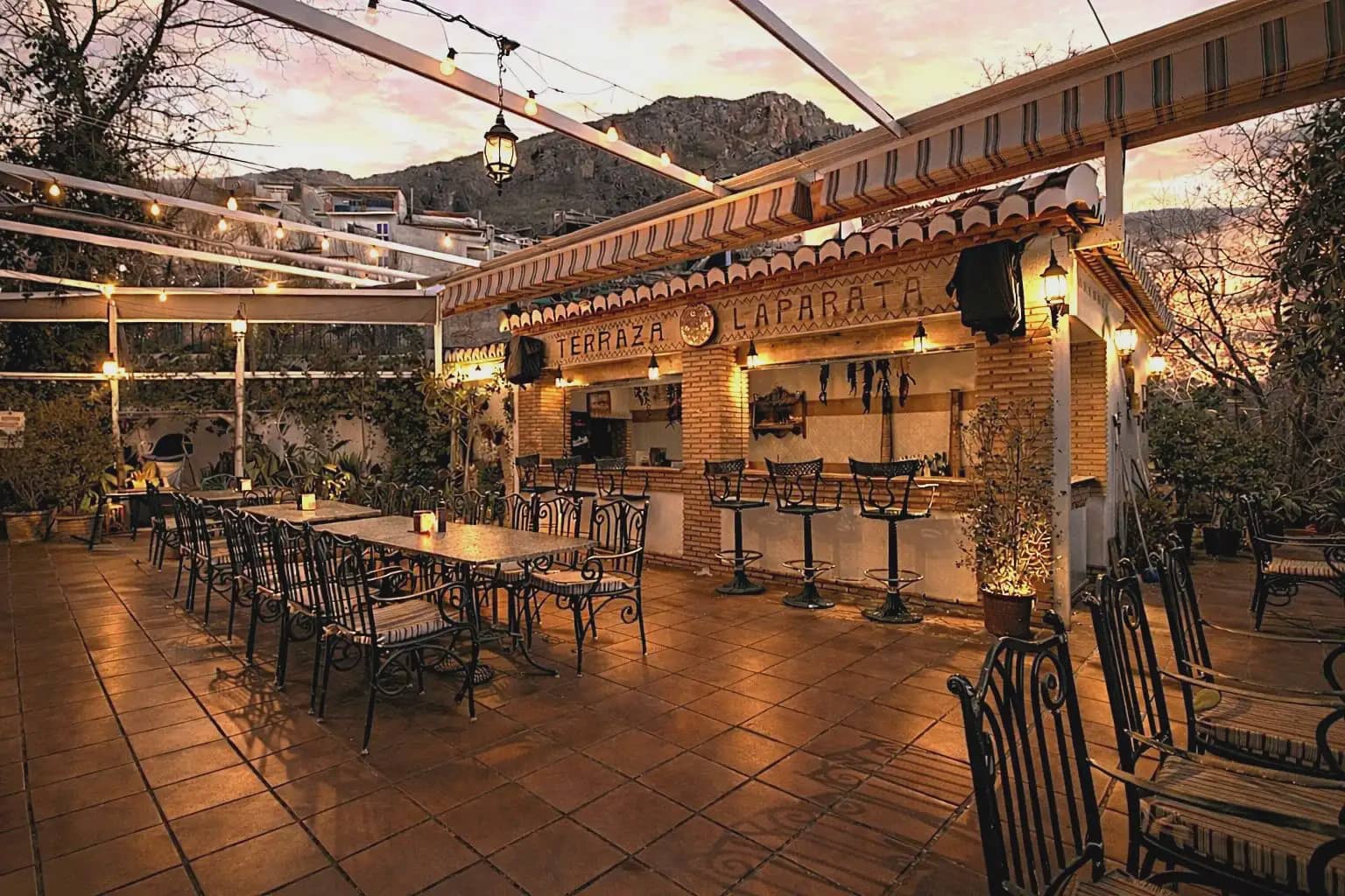 Hotel til salg i Guejar Sierra - € 2.300.000 (Ref: 9837453)