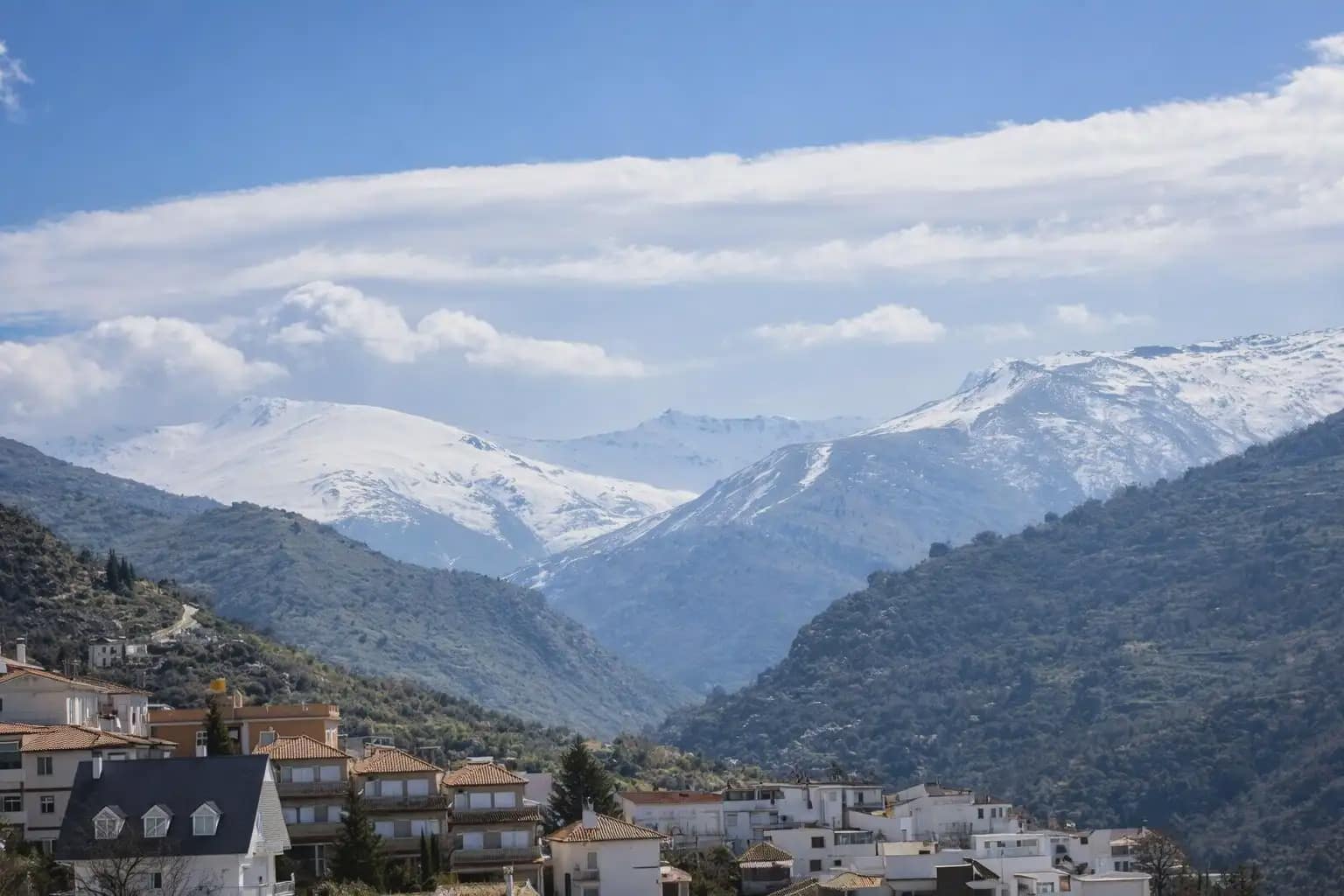 Hotel til salg i Guejar Sierra - € 2.300.000 (Ref: 9837453)
