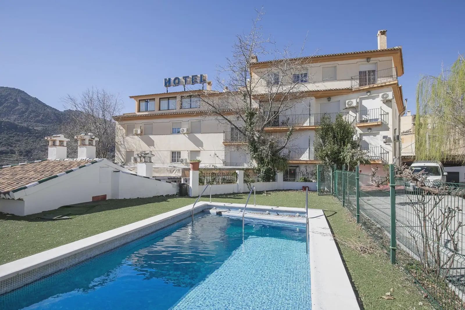 Hotel til salg i Guejar Sierra - € 2.300.000 (Ref: 9837453)