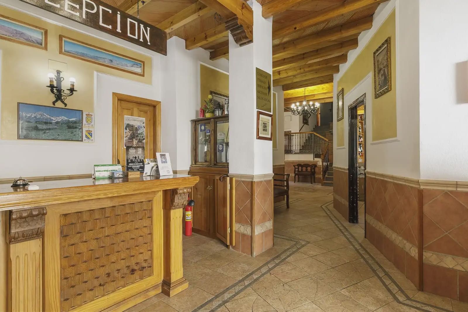 Hotel til salg i Guejar Sierra - € 2.300.000 (Ref: 9837453)