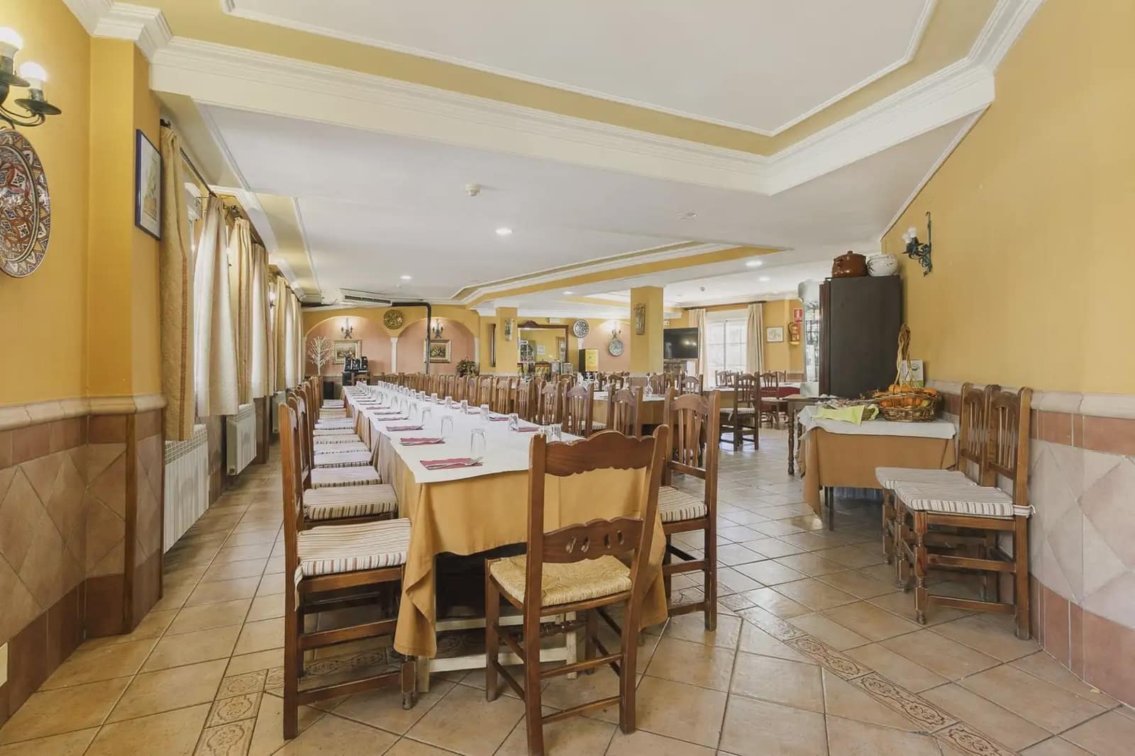 Hotel til salg i Guejar Sierra - € 2.300.000 (Ref: 9837453)