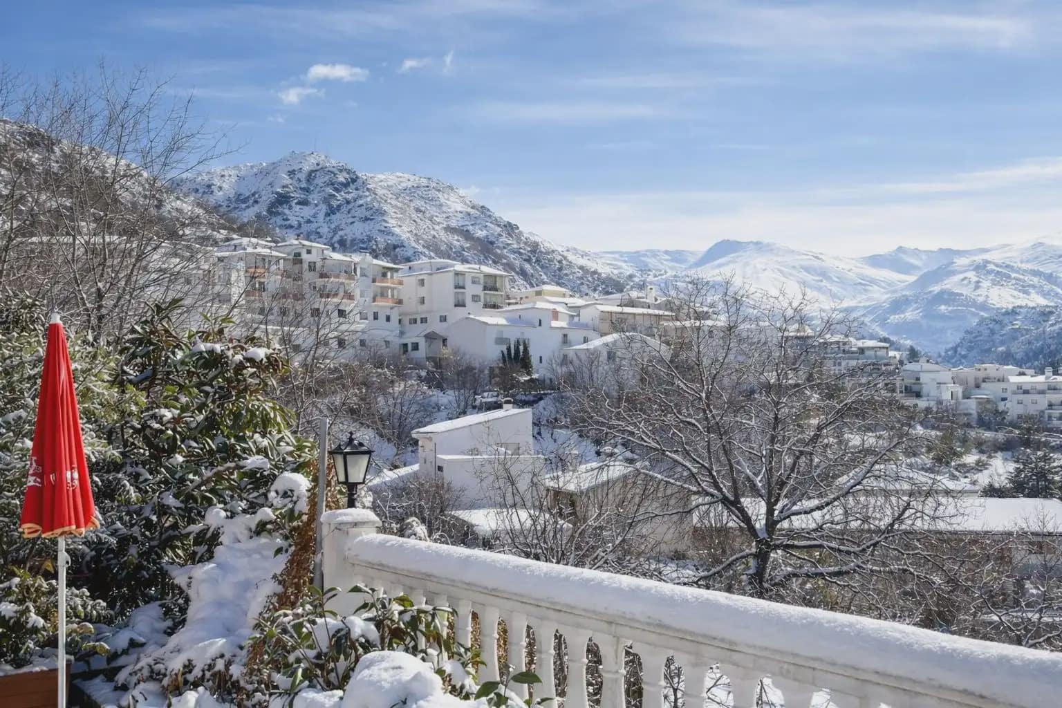 Hotel til salg i Guejar Sierra - € 2.300.000 (Ref: 9837453)