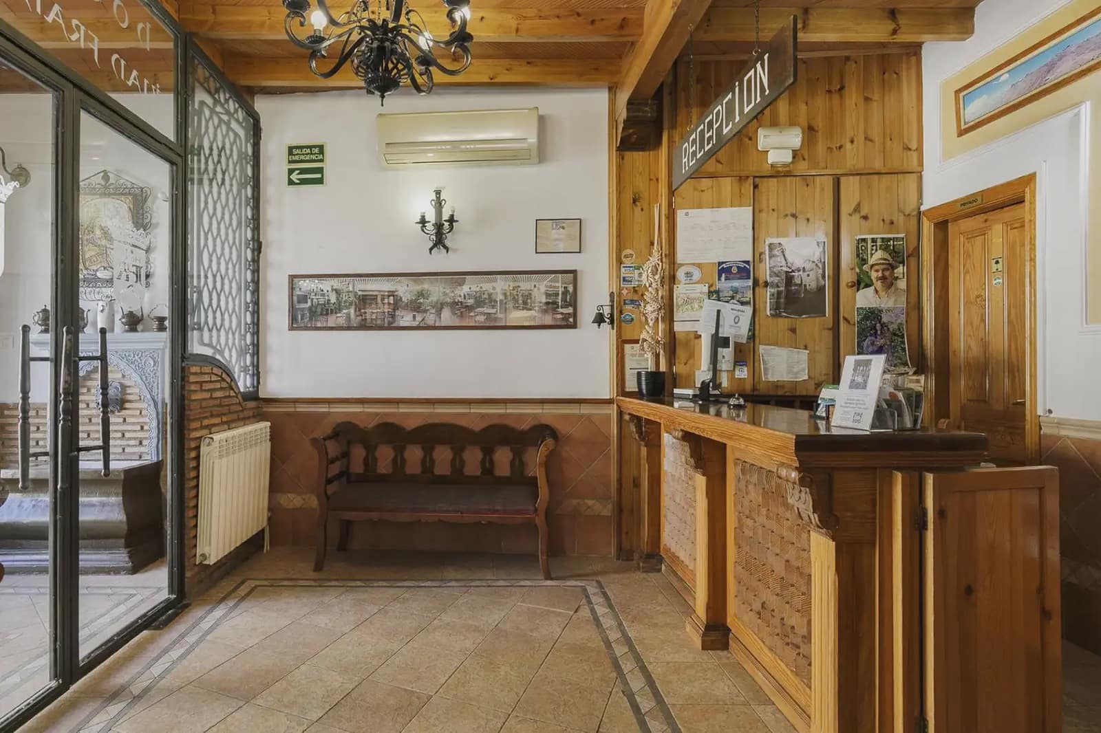 Hotel til salg i Guejar Sierra - € 2.300.000 (Ref: 9837453)