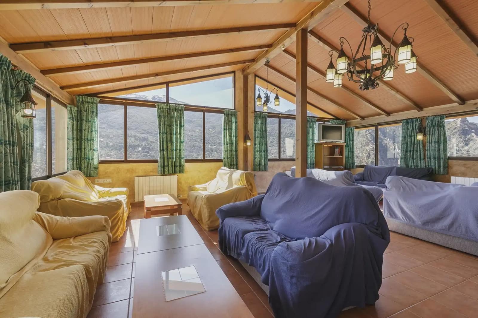 Hotel til salg i Guejar Sierra - € 2.300.000 (Ref: 9837453)