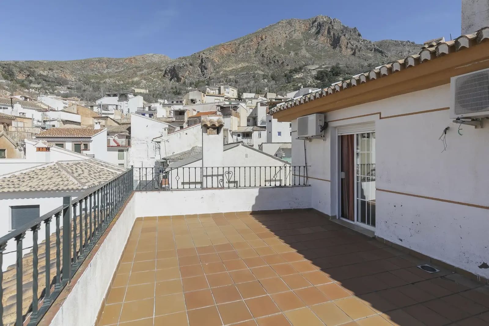 Hotel til salg i Guejar Sierra - € 2.300.000 (Ref: 9837453)