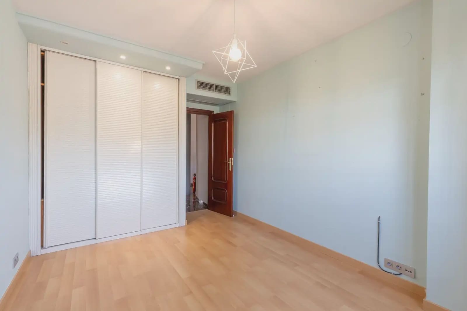 5 bedroom Villa for sale in Granada city with pool garage - € 780,000 (Ref: 9837454)
