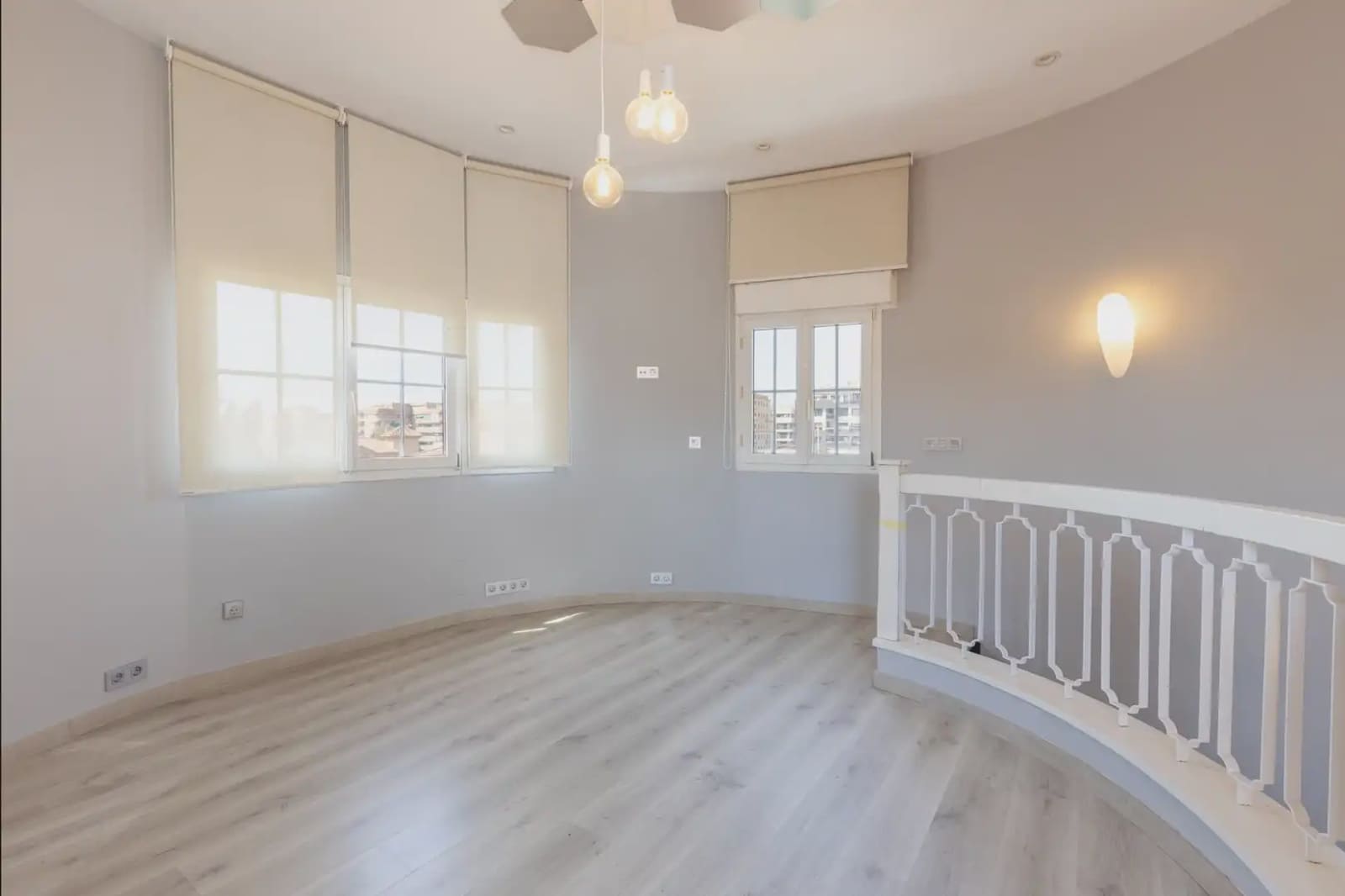 5 bedroom Villa for sale in Granada city with pool garage - € 780,000 (Ref: 9837454)