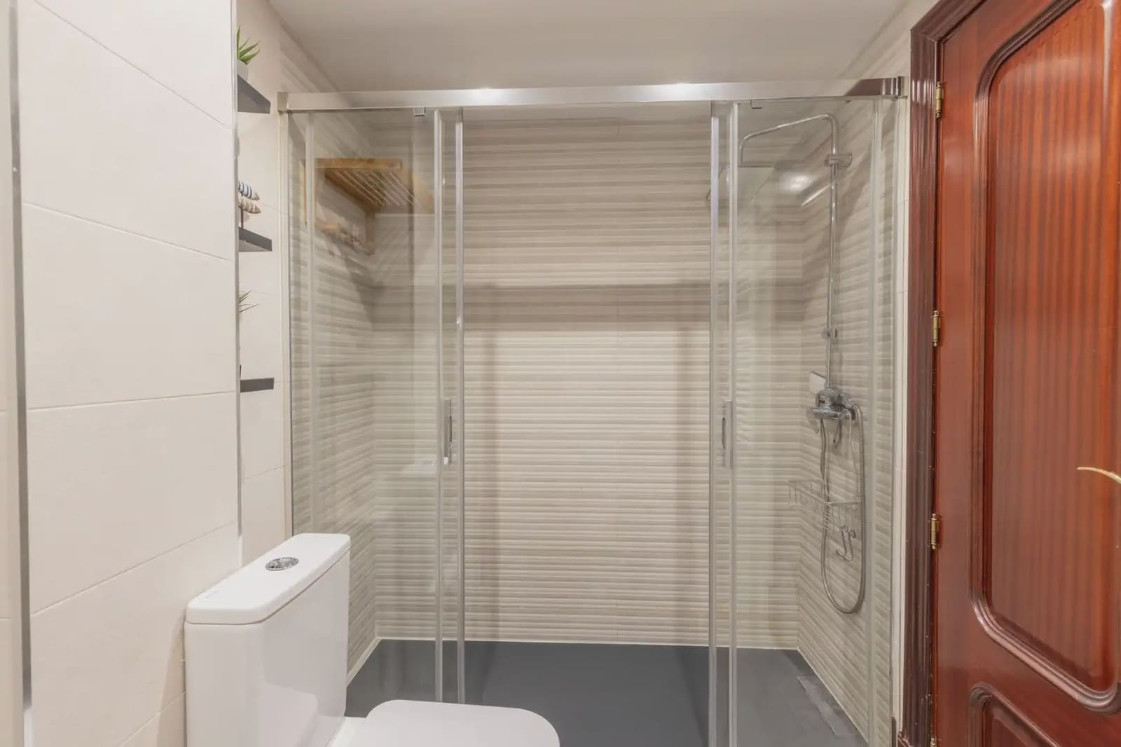 5 bedroom Villa for sale in Granada city with pool garage - € 780,000 (Ref: 9837454)