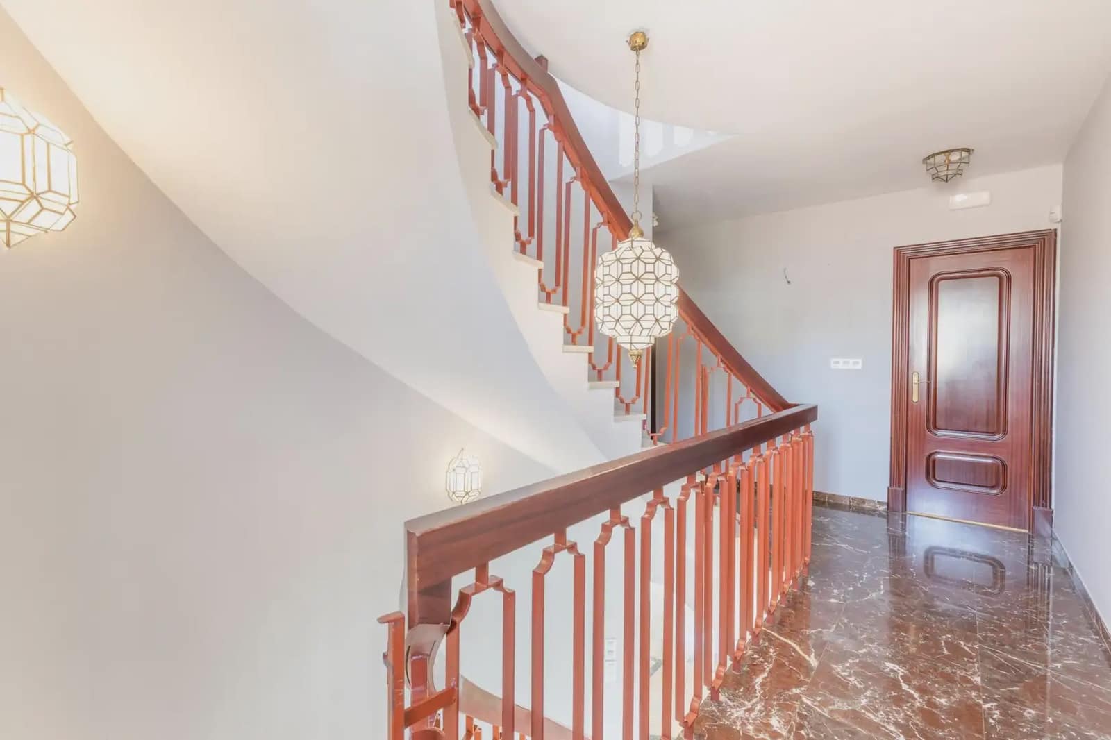 5 bedroom Villa for sale in Granada city with pool garage - € 780,000 (Ref: 9837454)