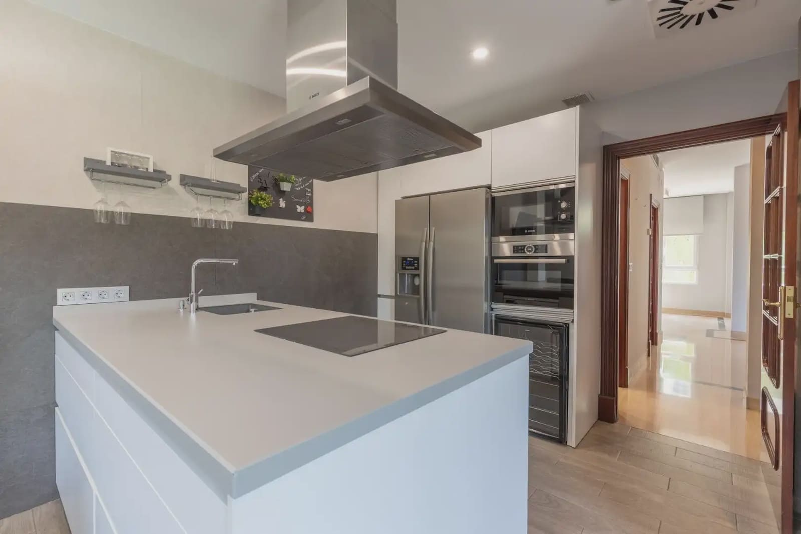 5 bedroom Villa for sale in Granada city with pool garage - € 780,000 (Ref: 9837454)
