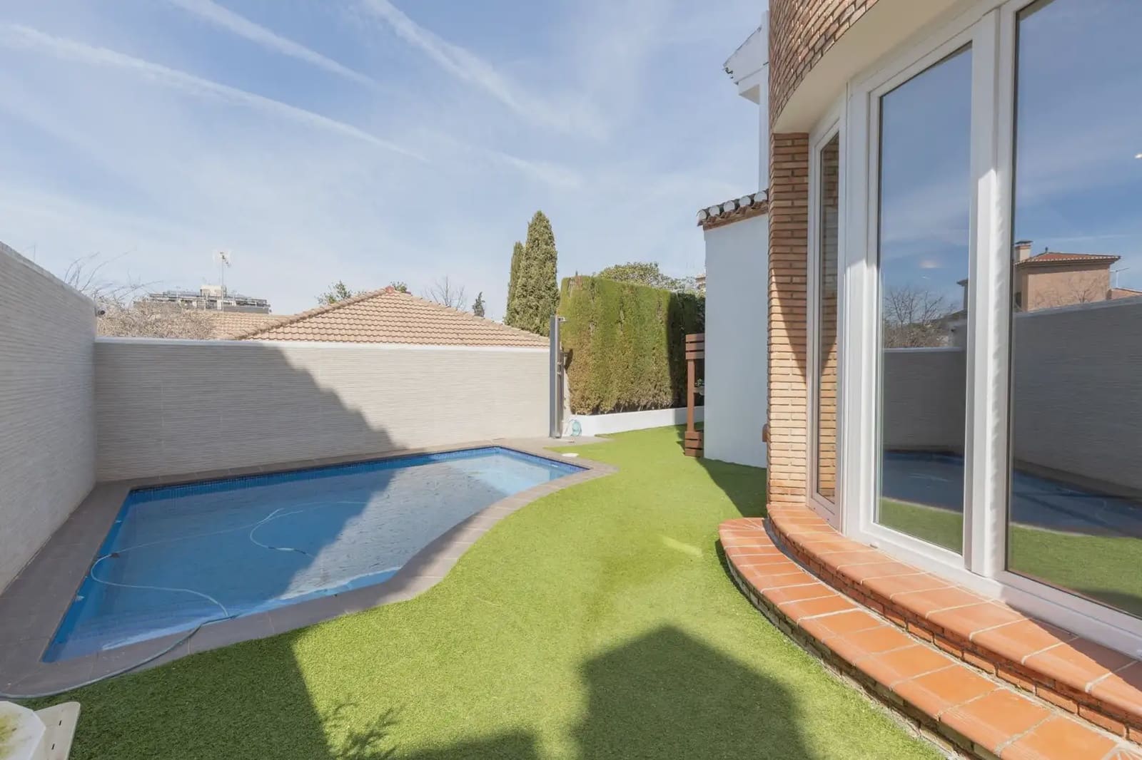 5 bedroom Villa for sale in Granada city with pool garage - € 780,000 (Ref: 9837454)