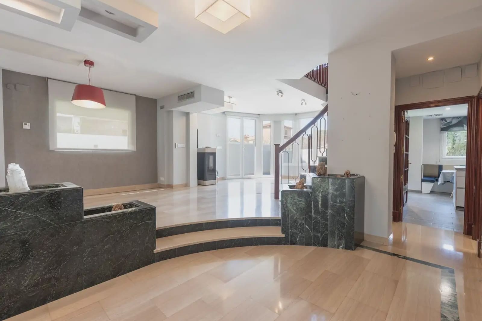 5 bedroom Villa for sale in Granada city with pool garage - € 780,000 (Ref: 9837454)