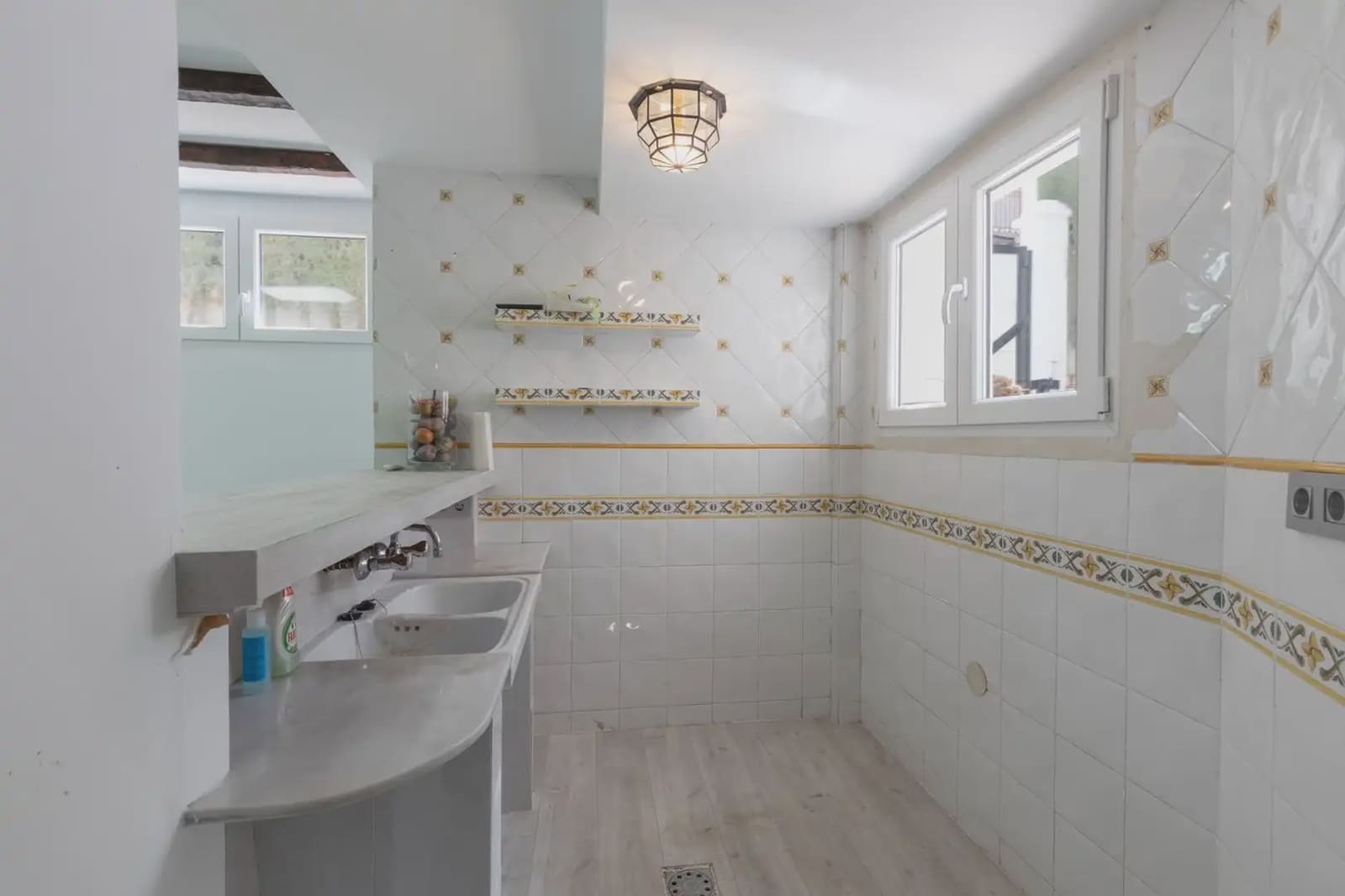 5 bedroom Villa for sale in Granada city with pool garage - € 780,000 (Ref: 9837454)