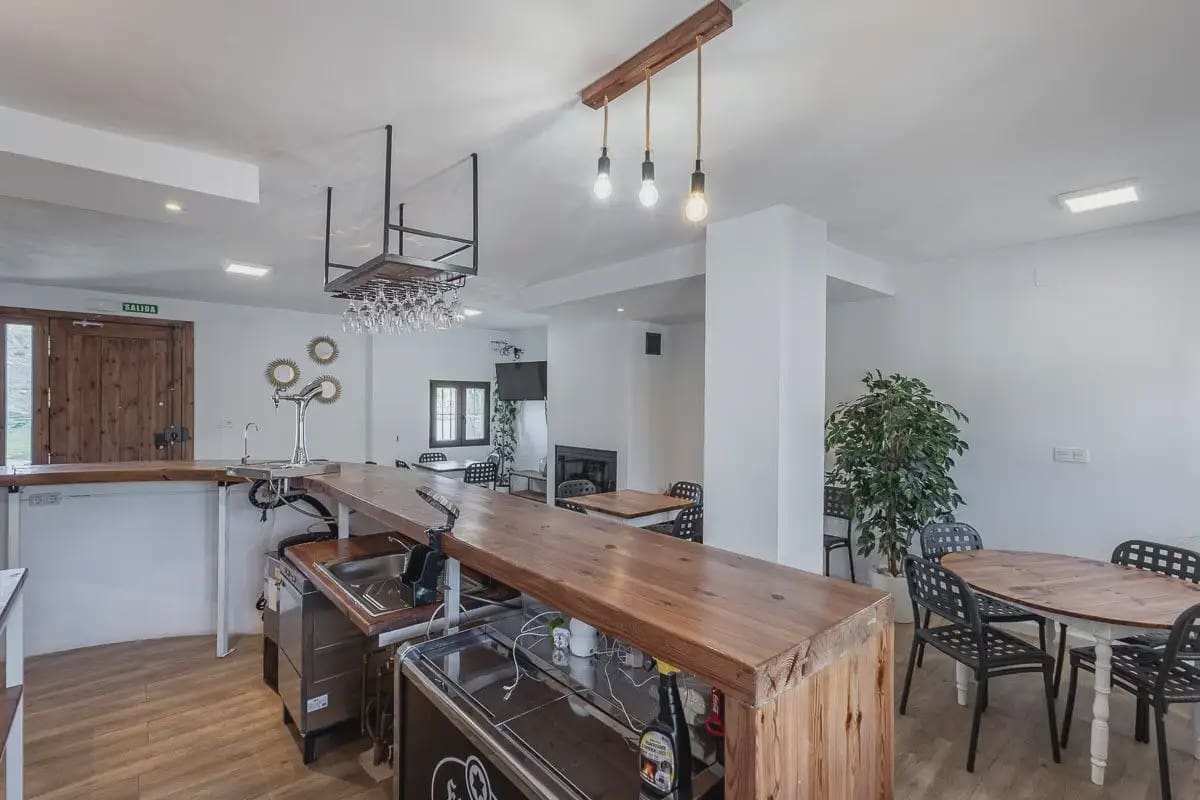 Virksomhed til salg i Arenas del Rey - € 380.000 (Ref: 9837455)