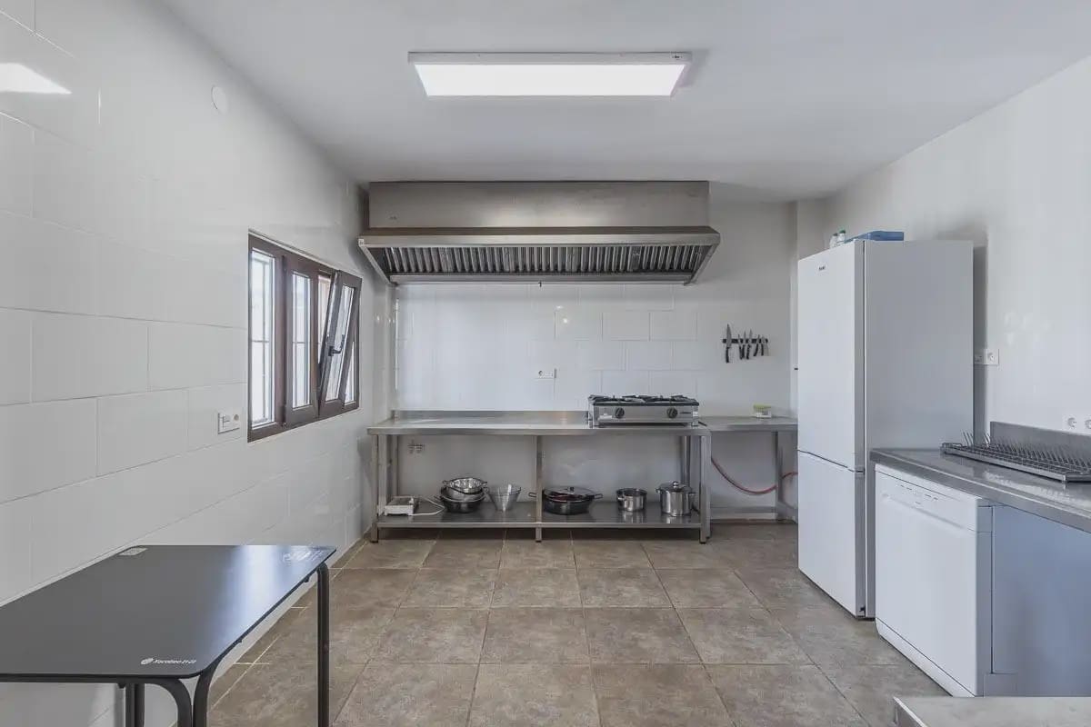 Virksomhed til salg i Arenas del Rey - € 380.000 (Ref: 9837455)