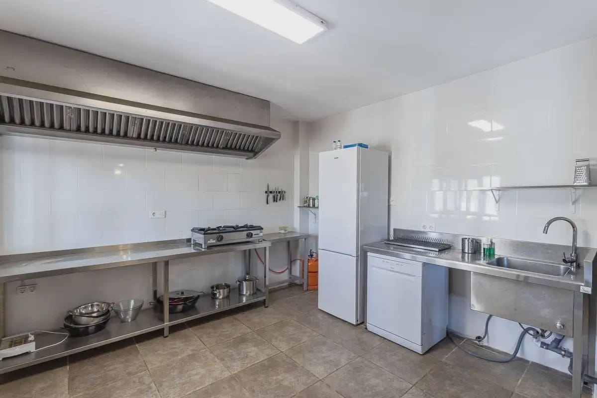 Virksomhed til salg i Arenas del Rey - € 380.000 (Ref: 9837455)