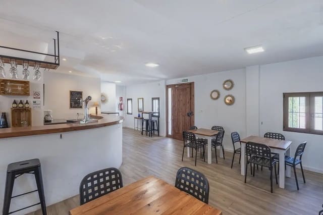 Virksomhed til salg i Arenas del Rey - € 380.000 (Ref: 9837455)
