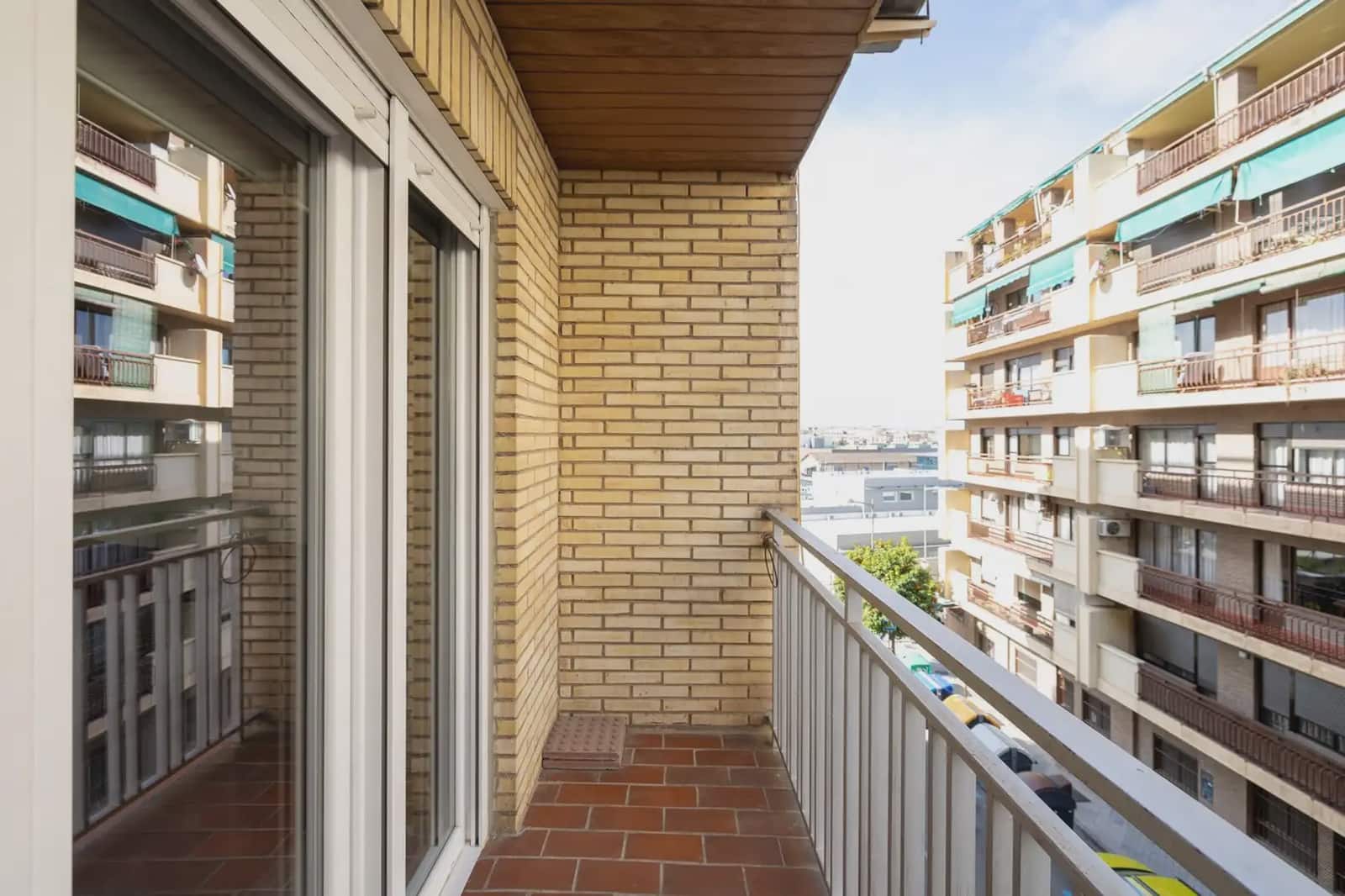 Leilighet til salgs i Granada by - € 340 000 (Ref: 9837456)