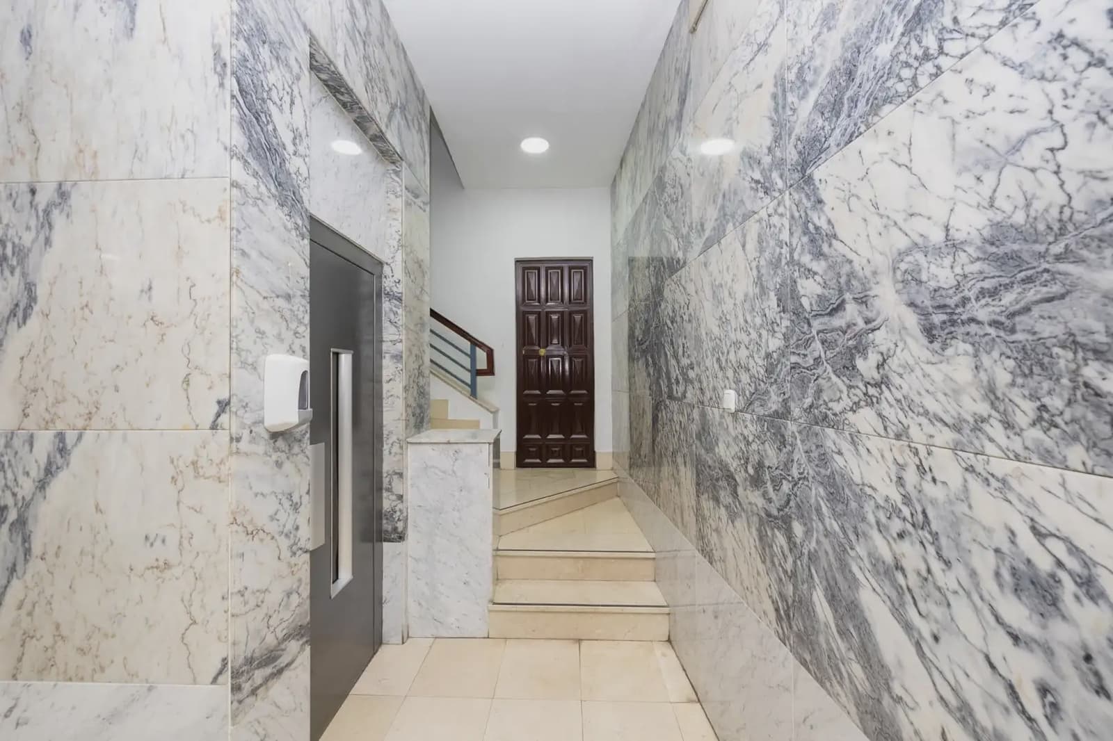 Leilighet til salgs i Granada by - € 340 000 (Ref: 9837456)