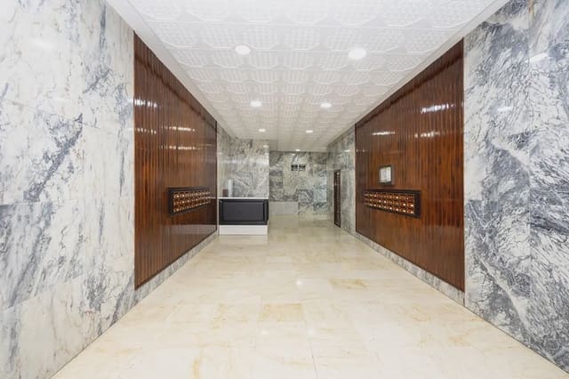 Leilighet til salgs i Pajaritos - Plaza de Toros, Granada by - € 340 000 (Ref: 9837456)