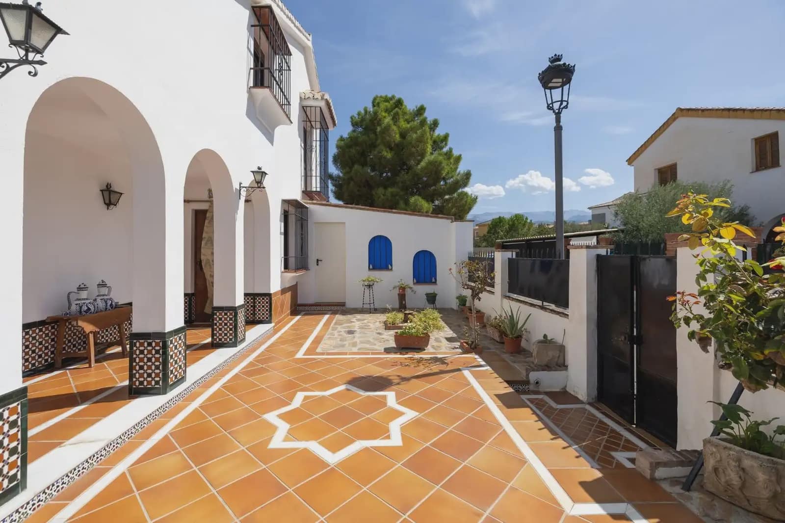 Villa for sale in Ogijares - € 429,900 (Ref: 9837459)