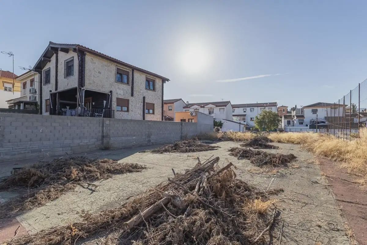 Building Plot for sale in Ogijares - € 130,000 (Ref: 9837460)