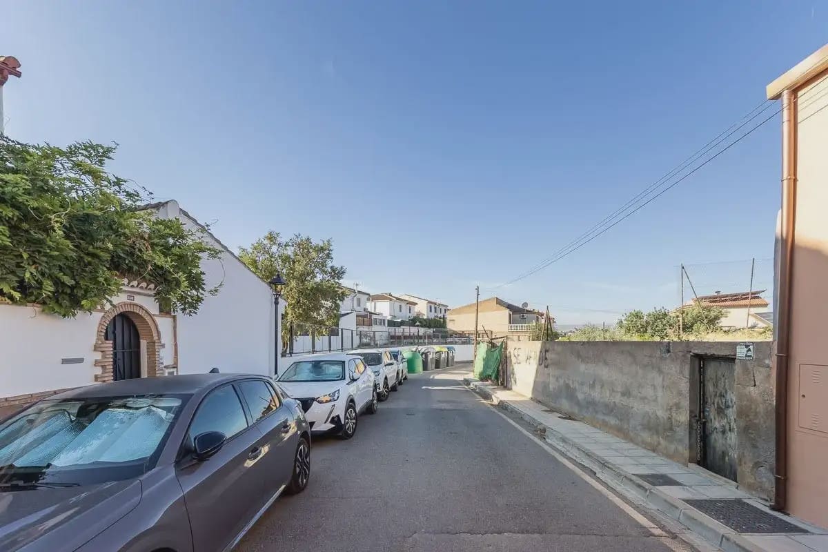 Building Plot for sale in Ogijares - € 130,000 (Ref: 9837460)