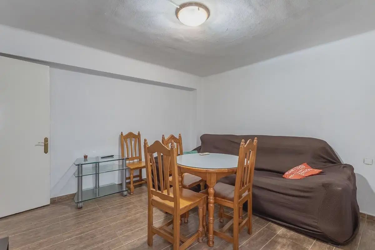 Lejlighed til salg i Granada by - € 139.000 (Ref: 9837461)