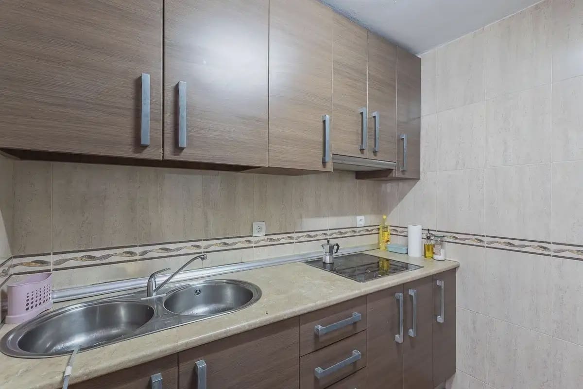 Lejlighed til salg i Granada by - € 139.000 (Ref: 9837461)