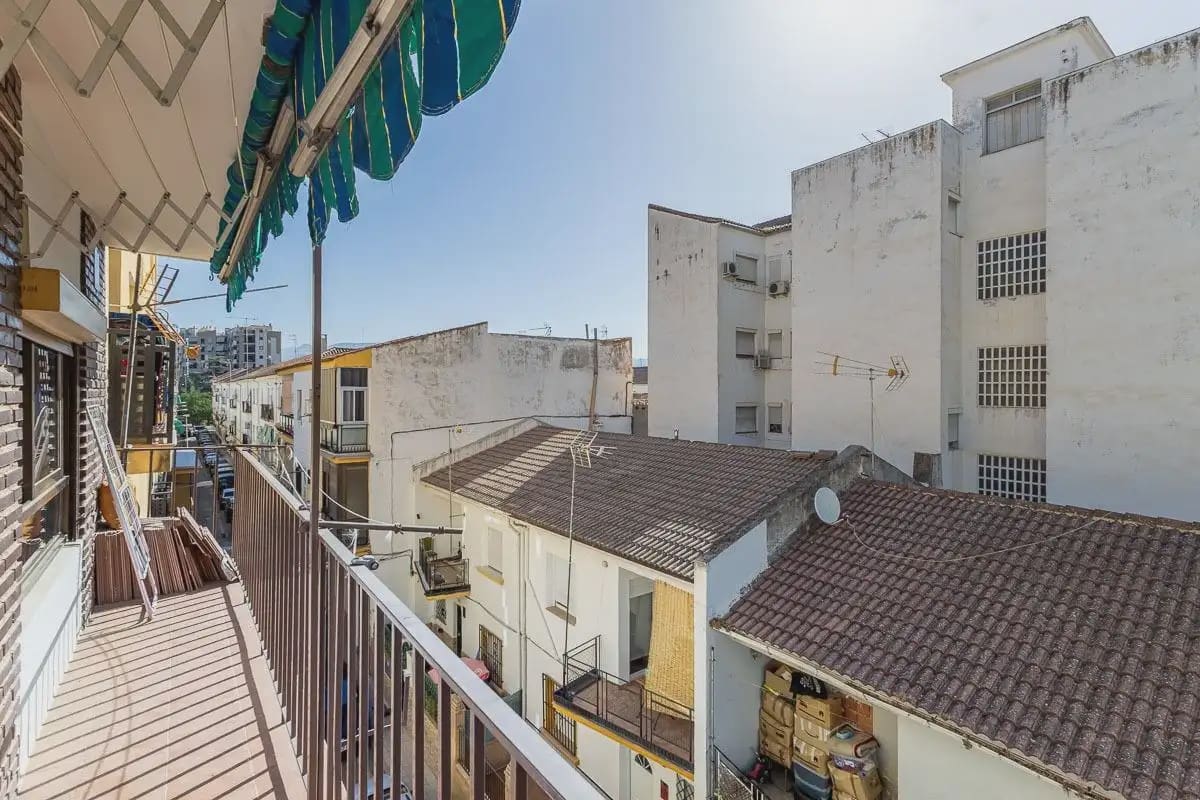 Lejlighed til salg i Granada by - € 139.000 (Ref: 9837461)