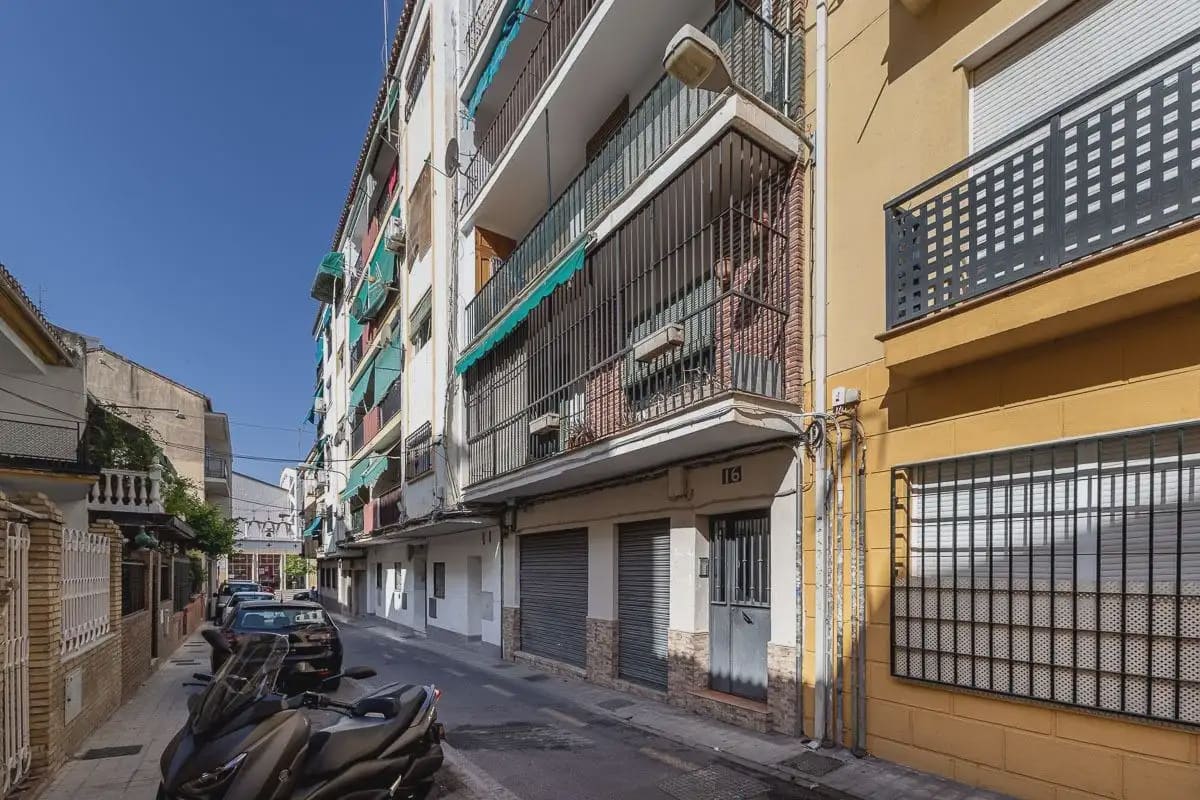 Lejlighed til salg i Granada by - € 139.000 (Ref: 9837461)