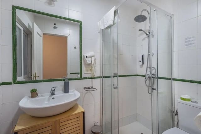 Hus til salgs i Albaicin, Granada by - € 995 000 (Ref: 9837462)
