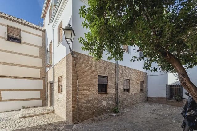 Hus til salgs i Albaicin, Granada by - € 995 000 (Ref: 9837462)