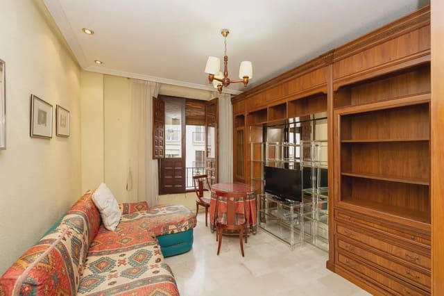 Leilighet til salgs i Centro - Sagrario, Granada by - € 195 000 (Ref: 9837463)