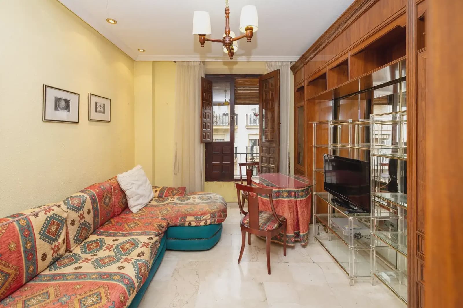Flat for sale in Granada city - € 195,000 (Ref: 9837463)