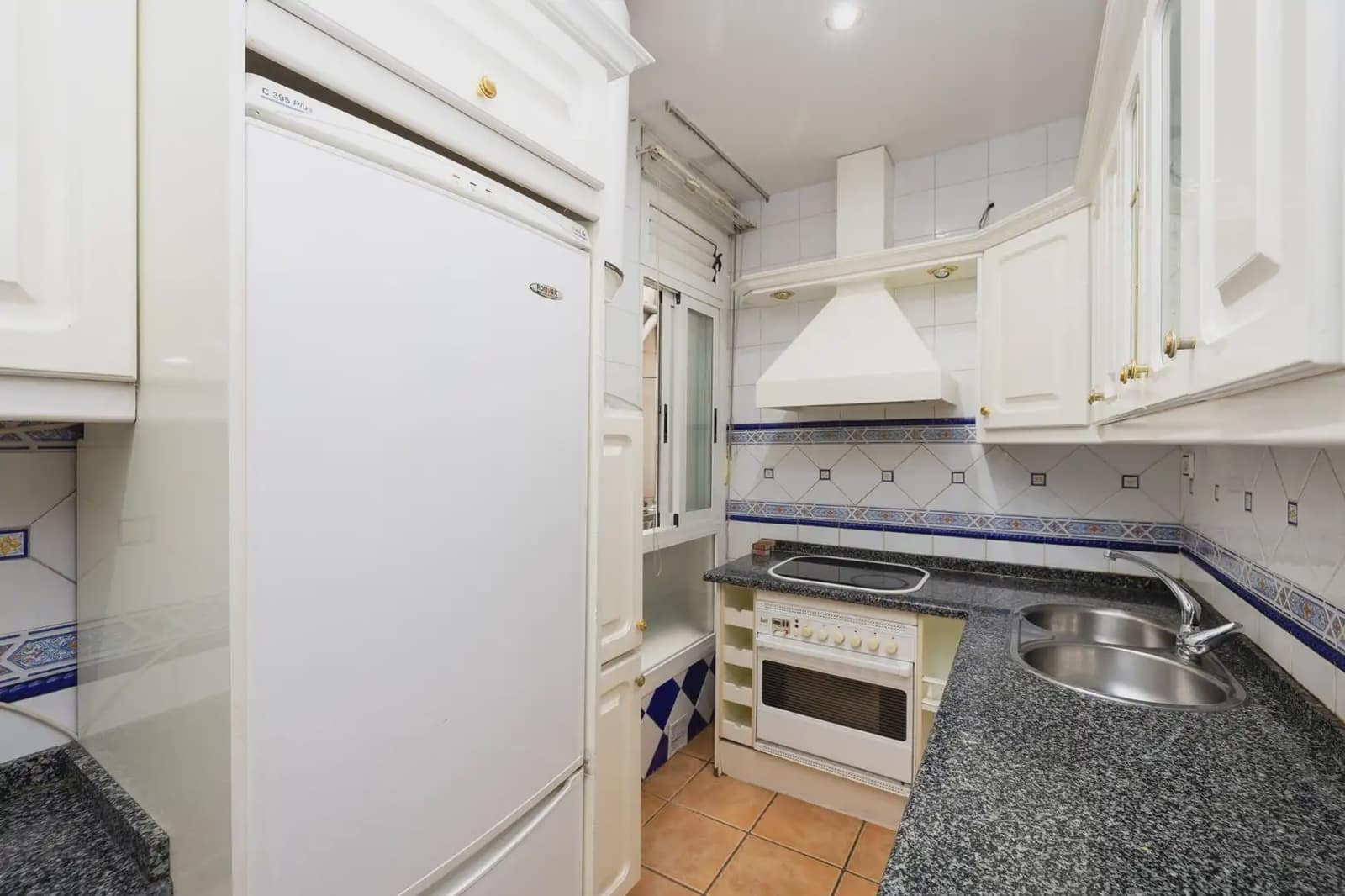 Flat for sale in Granada city - € 195,000 (Ref: 9837463)