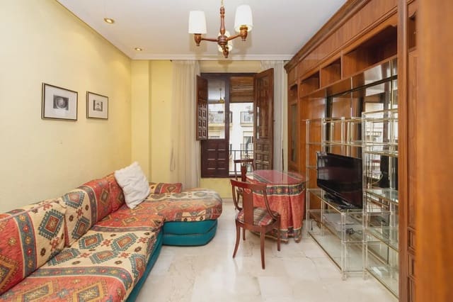 Leilighet til salgs i Centro - Sagrario, Granada by - € 195 000 (Ref: 9837463)
