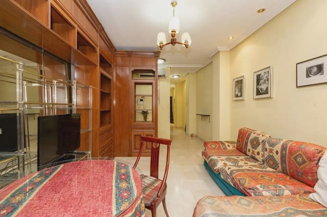Leilighet til salgs i Centro - Sagrario, Granada by - € 195 000 (Ref: 9837463)