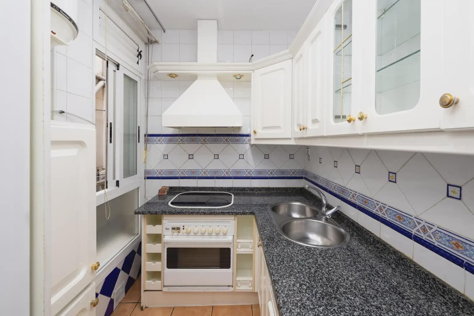 Flat for sale in Granada city - € 195,000 (Ref: 9837463)