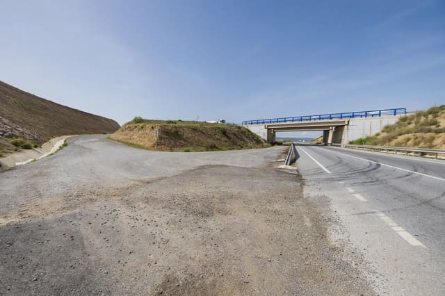 Ubebygd land til salgs i Otura - € 107 000 (Ref: 9837464)