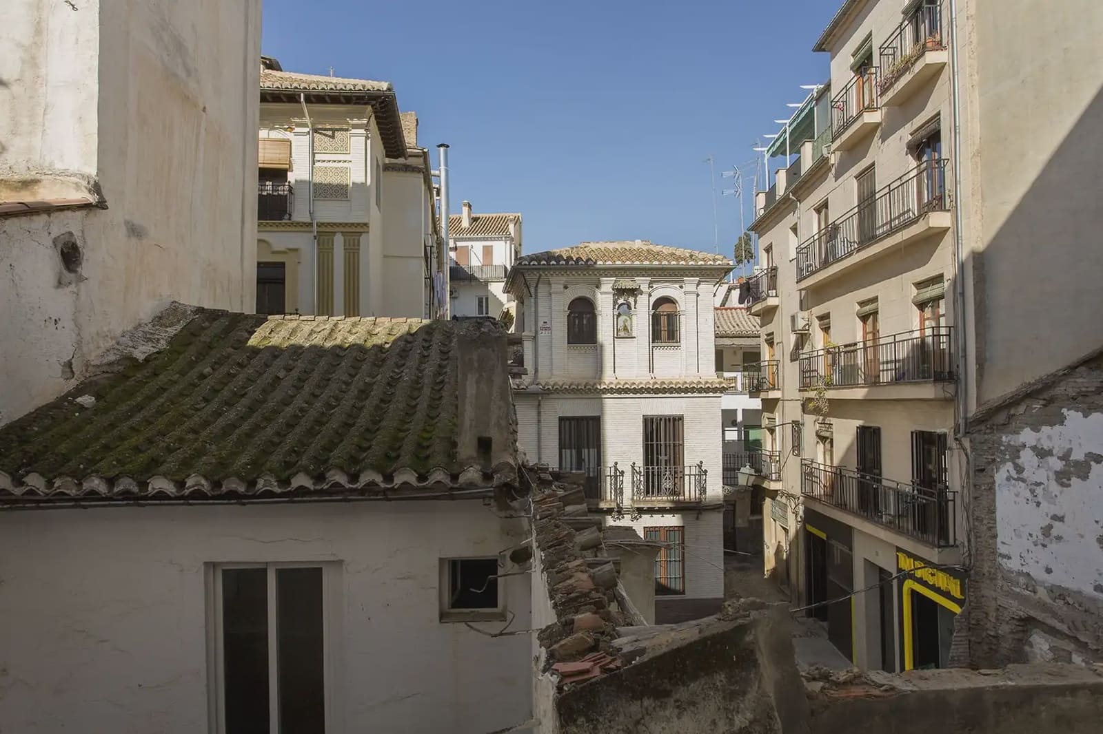 Flat for sale in Granada city - € 375,000 (Ref: 9837468)