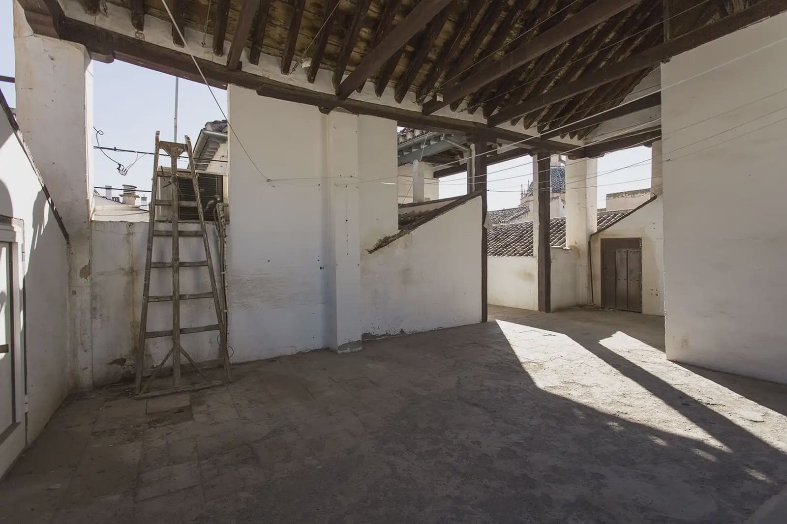 Flat for sale in Granada city - € 375,000 (Ref: 9837468)