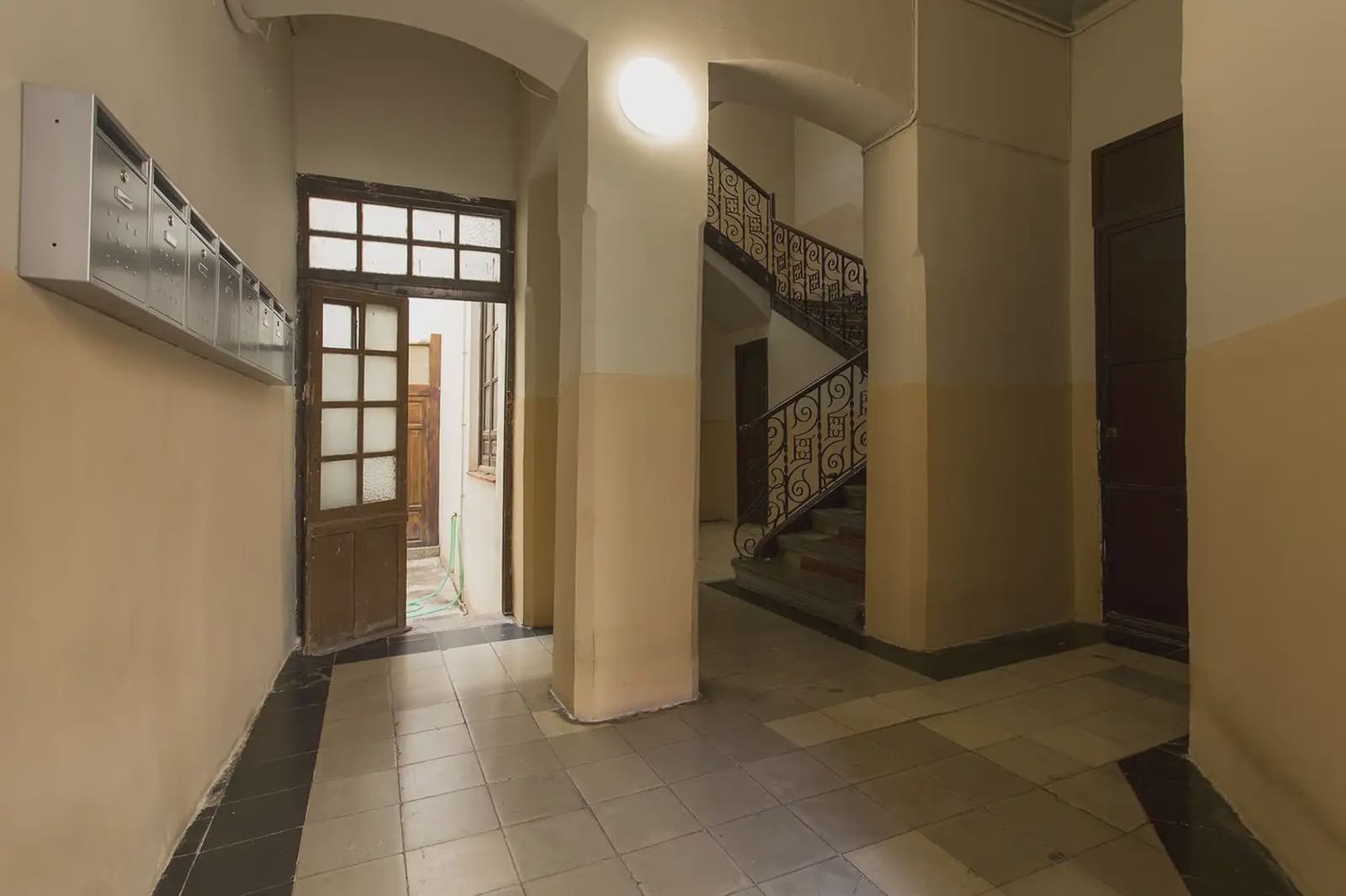 Flat for sale in Granada city - € 375,000 (Ref: 9837468)